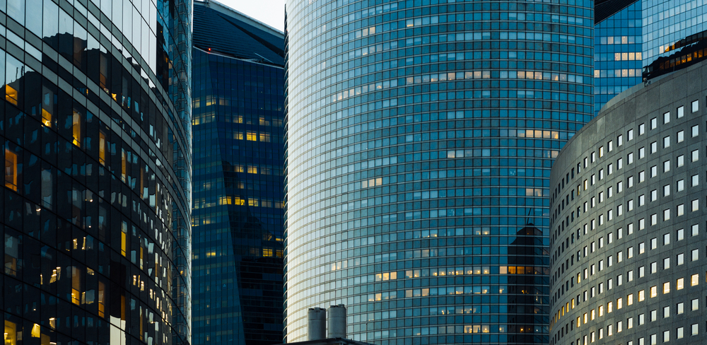 Night,Architecture,-,Skyscrapers,With,Glass,Facade.,Modern,Buildings,In חג'ג' אירופה